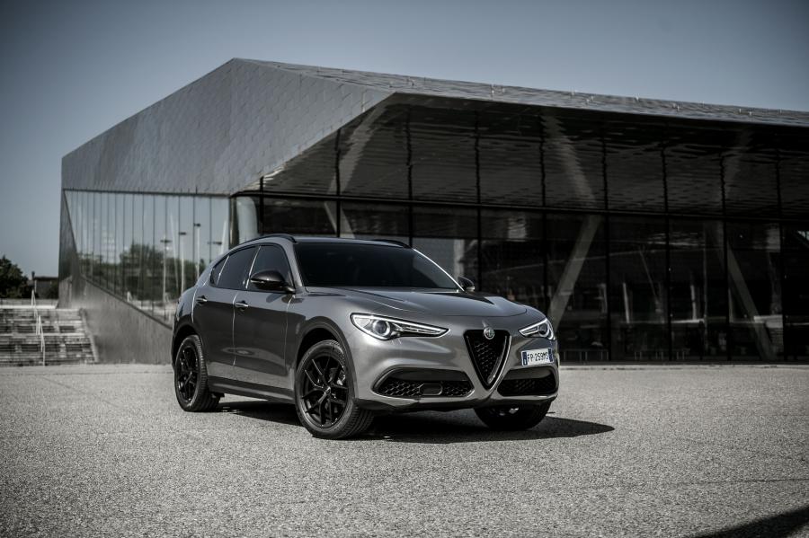  Alfa Romeo Stelvio B-Tech (949) 2018 года  (фото 1 из 15)